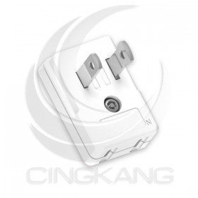 Tyson太順電業 縱向平貼式轉接插頭 15A (TS-001A)